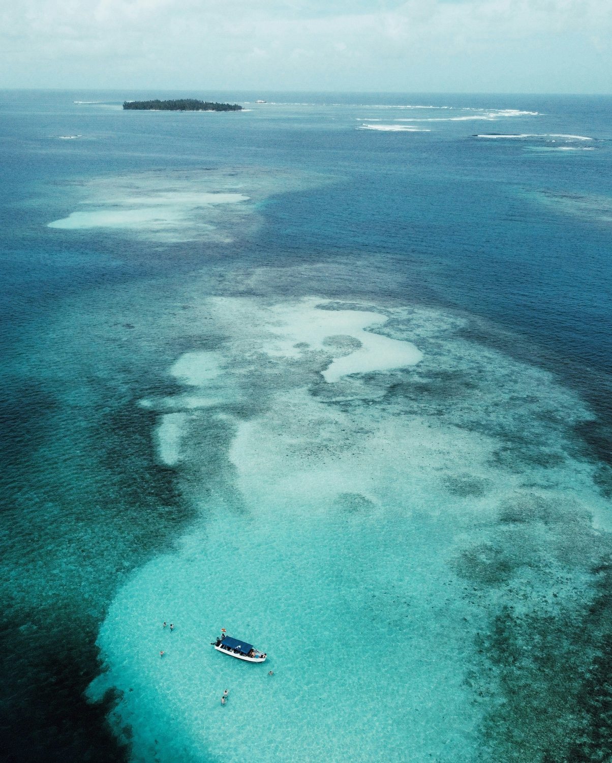 Eaux turquoise d'un archipel panaméen